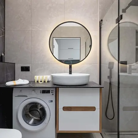Air Conditioned Stylish With Parking By Renters كاتوفيتسه