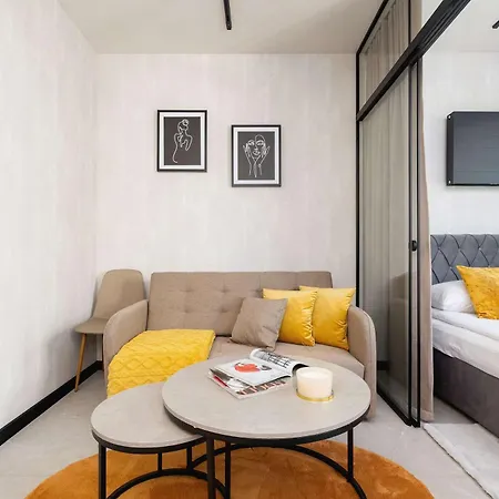 شقة Air Conditioned Stylish With Parking By Renters *